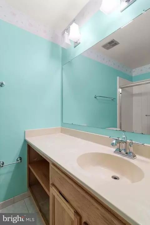 Bath - 5613 Doolittle St, Burke, VA 22015 photo 3 of 4