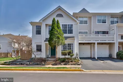 14445 Glencrest Cir #74, Centreville, VA 20120