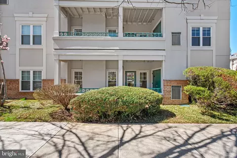 12001 Taliesin Pl #12, Reston, VA 20190