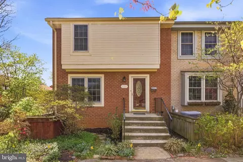 Exterior - 2174 Golf Course Dr, Reston, VA 20191 photo 2 of 7