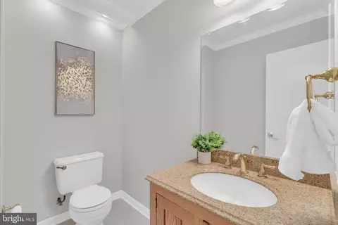 Bath - 2174 Golf Course Dr, Reston, VA 20191 photo 2 of 2