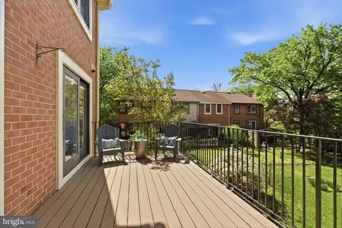 Exterior - 2174 Golf Course Dr, Reston, VA 20191 photo 3 of 7