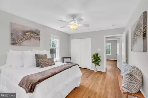 Bedroom - 2174 Golf Course Dr, Reston, VA 20191 photo 3 of 5