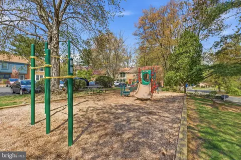 Exterior - 2174 Golf Course Dr, Reston, VA 20191 photo 6 of 7