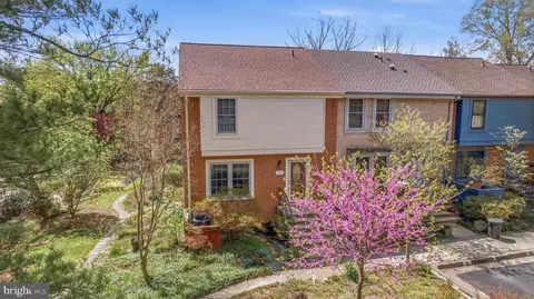 Exterior - 2174 Golf Course Dr, Reston, VA 20191 photo 7 of 7
