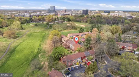 View/Area - 2174 Golf Course Dr, Reston, VA 20191 photo 1 of 3
