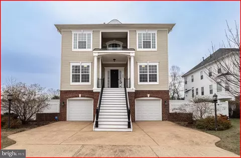 9205 Haines Dr Apt, Lorton, VA 22079