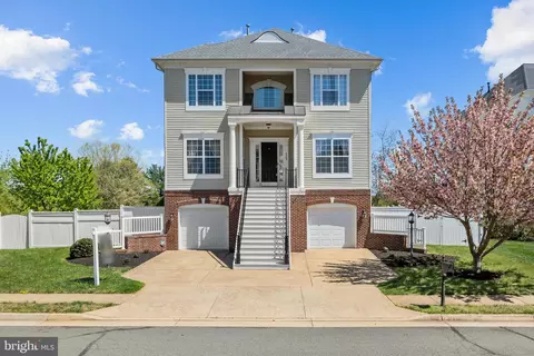 9205 Haines Dr Apt, Lorton, VA 22079