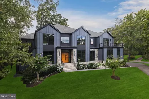 1216 Earnestine St, Mclean, VA 22101