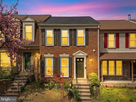 14206 Royal Oak Ln, Centreville, VA 20120