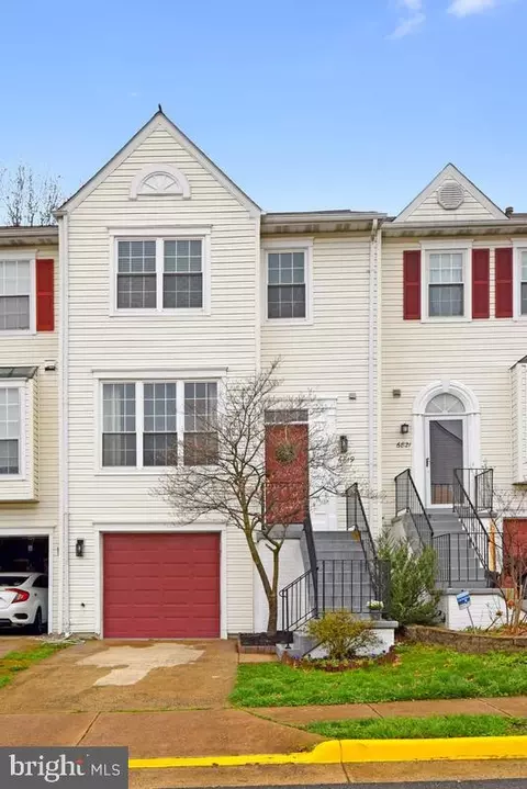 6819 Signature Cir, Alexandria, VA 22310