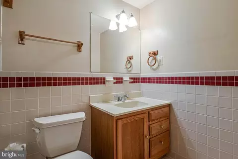 Bath - 8714 Arley Dr, Springfield, VA 22153 photo 6 of 6
