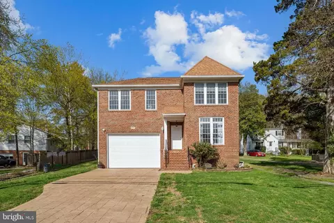 6912 Alpine Dr, Annandale, VA 22003