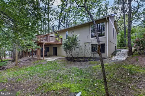 Exterior - 2105 Lirio Ct, Reston, VA 20191 photo 8 of 10