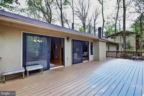 Exterior - 2105 Lirio Ct, Reston, VA 20191 photo 4 of 10
