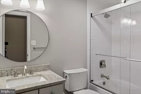 Bath - 2105 Lirio Ct, Reston, VA 20191 photo 4 of 4