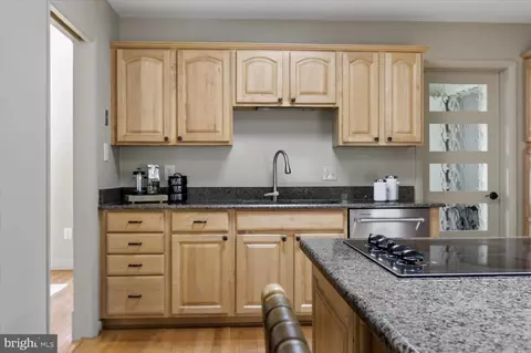 Kitchen - 2105 Lirio Ct, Reston, VA 20191 photo 3 of 5