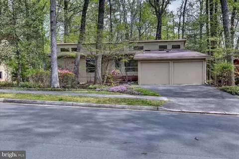 2105 Lirio Ct, Reston, VA 20191