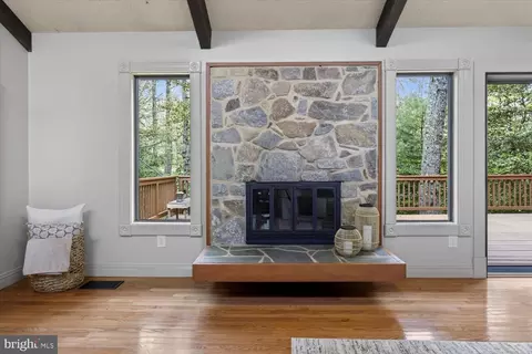 Living - 2105 Lirio Ct, Reston, VA 20191 photo 1 of 5