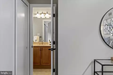Entry Way - 2105 Lirio Ct, Reston, VA 20191 photo 5 of 7