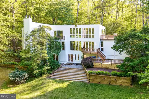 125 Eagles Mere Rd, Great Falls, VA 22066