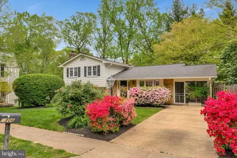 7306 Idylwood Ct, Falls Church, VA 22043