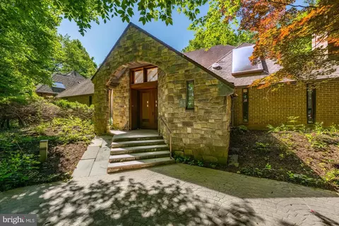 Exterior - 7575 Potomac Falls Rd, Mclean, VA 22102 photo 1 of 27