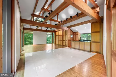 Living - 7575 Potomac Fall Rd, Mclean, VA 22102 photo 6 of 11