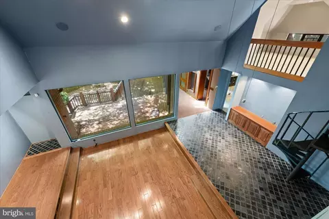 Living - 7575 Potomac Falls Rd, Mclean, VA 22102 photo 19 of 20