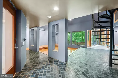 Entry Way - 7575 Potomac Falls Rd, Mclean, VA 22102 photo 7 of 23