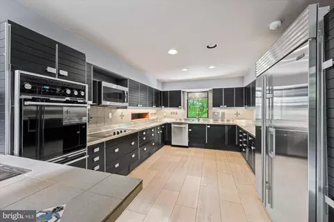Kitchen - 7575 Potomac Falls Rd, Mclean, VA 22102 photo 6 of 9