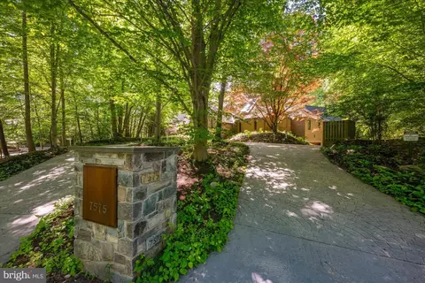Exterior - 7575 Potomac Falls Rd, Mclean, VA 22102 photo 6 of 27