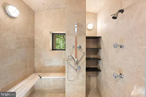 Bath - 7575 Potomac Falls Rd, Mclean, VA 22102 photo 8 of 10