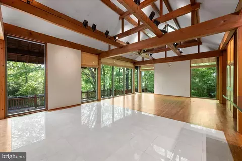 Living - 7575 Potomac Falls Rd, Mclean, VA 22102 photo 13 of 20