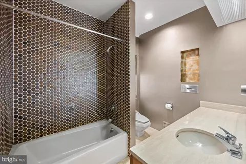Bath - 7575 Potomac Falls Rd, Mclean, VA 22102 photo 2 of 10