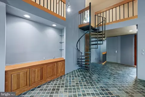 Entry Way - 7575 Potomac Falls Rd, Mclean, VA 22102 photo 10 of 23