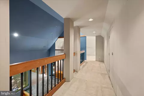Entry Way - 7575 Potomac Falls Rd, Mclean, VA 22102 photo 21 of 23