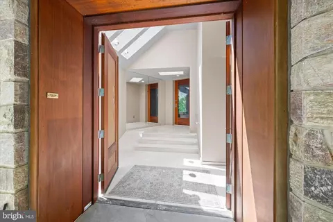 Entry Way - 7575 Potomac Fall Rd, Mclean, VA 22102 photo 1 of 13