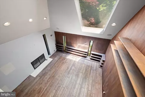Living - 7575 Potomac Falls Rd, Mclean, VA 22102 photo 20 of 20