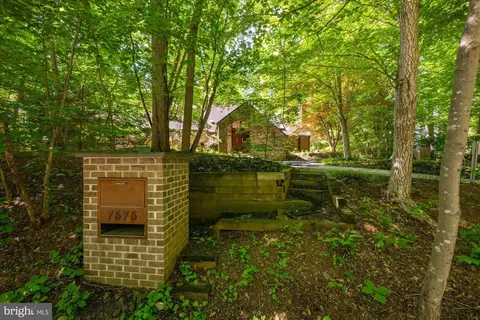 Exterior - 7575 Potomac Falls Rd, Mclean, VA 22102 photo 4 of 27