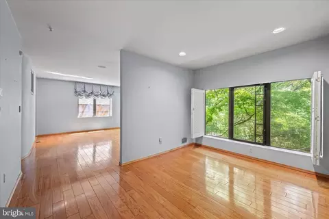 Living - 7575 Potomac Fall Rd, Mclean, VA 22102 photo 11 of 11