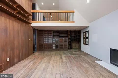 Living - 7575 Potomac Falls Rd, Mclean, VA 22102 photo 10 of 20