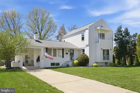 2209 Rollins Dr, Alexandria, VA 22307