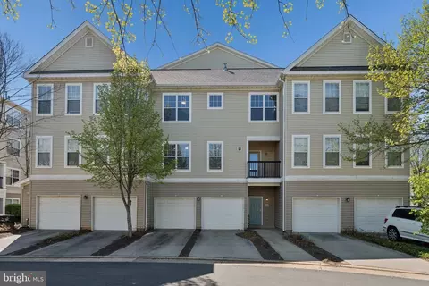 13343 T Connor Dr #T, Centreville, VA 20120