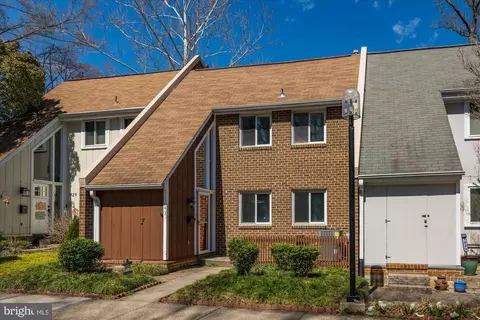 1431 Greenmont Ct, Reston, VA 20190