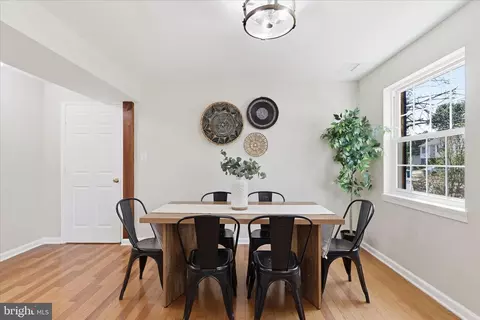 Dining - 7233 Beverly Park Dr, Springfield, VA 22150 photo 1 of 3