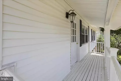 Exterior - 7233 Beverly Park Dr, Springfield, VA 22150 photo 5 of 13