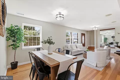 Dining - 7233 Beverly Park Dr, Springfield, VA 22150 photo 3 of 3