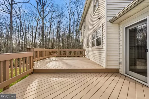 Exterior - 7118 Counter Pl, Burke, VA 22015 photo 7 of 13