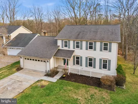 Exterior - 7118 Counter Pl, Burke, VA 22015 photo 3 of 13